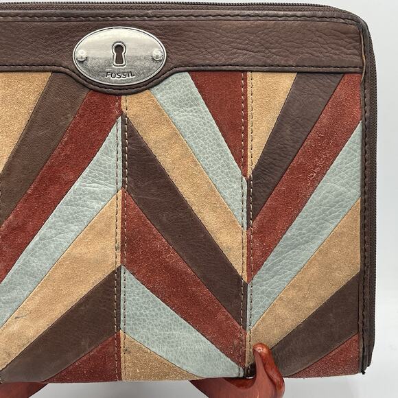 FOSSIL Leather Suede Chevron Tablet Case Zipper Career Classic Designer - Picture 3 of 13